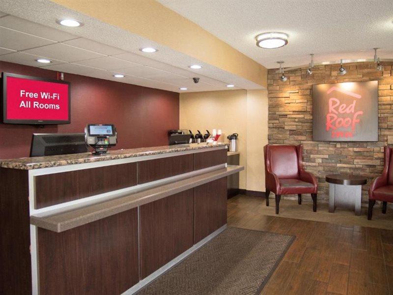 Red Roof West - Western Michigan U Motel 2*